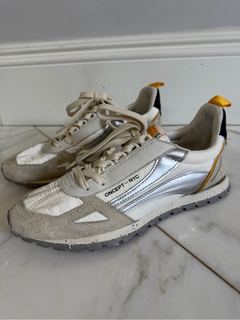 Oncept NYC Toronto Sneakers Men’s 9 Women’s 10.5-11 suede & fabric silver white - Picture 4 of 15
